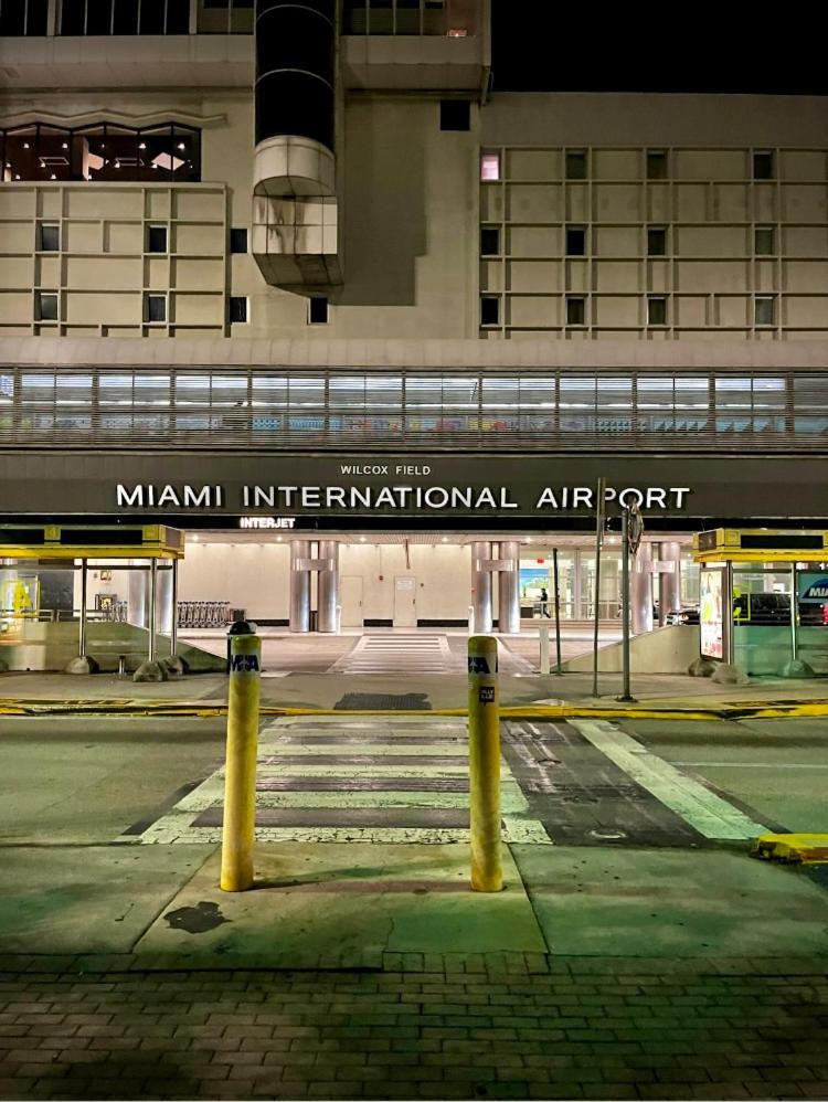 Private Rooms Close To Miami Airport - Free Parking - 01 Exterior foto